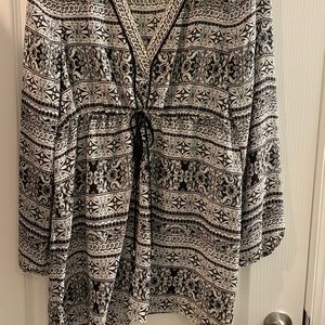 White House Black Market black and white tunic